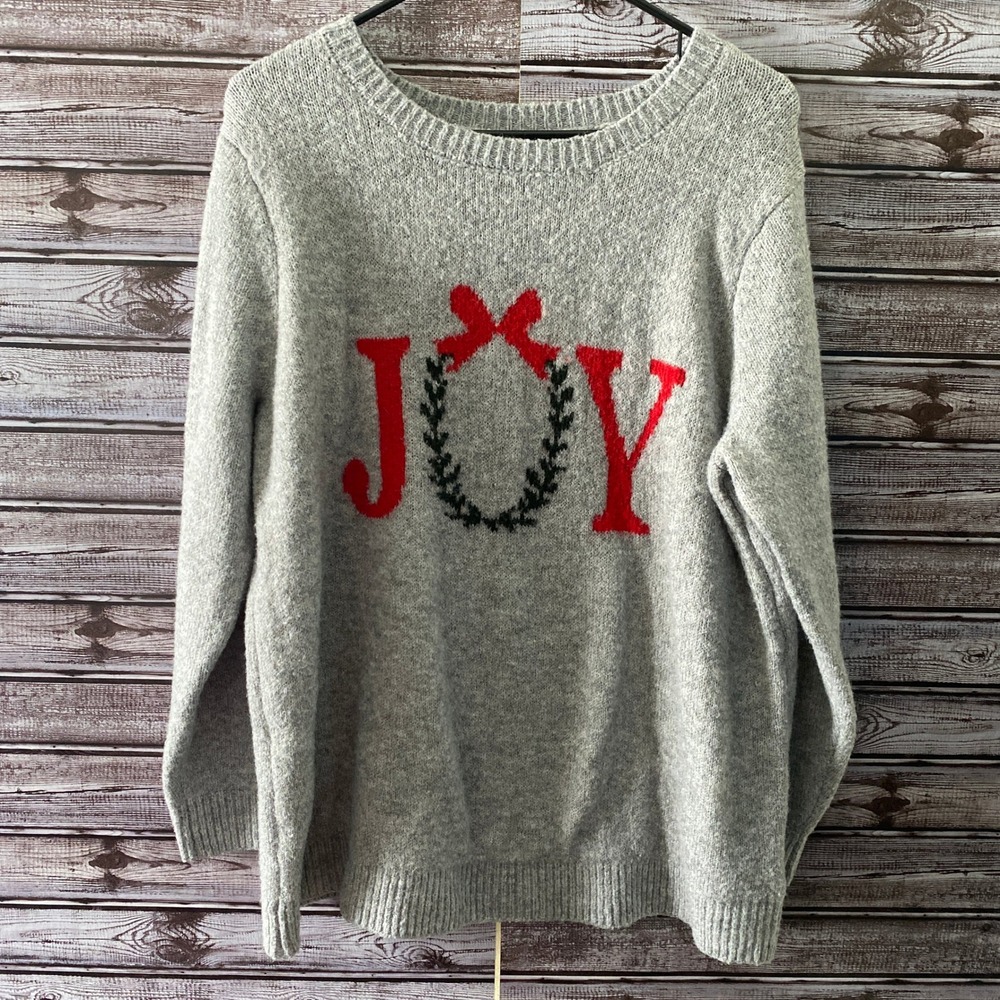 Cupcakes and Cashmere Women's Christmas Sweater Size 1X Gray‎ Joy Wreath